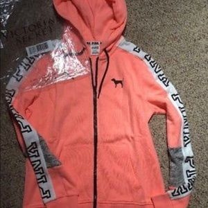 IN SEARCH OF THIS FULL ZIP HOODIE